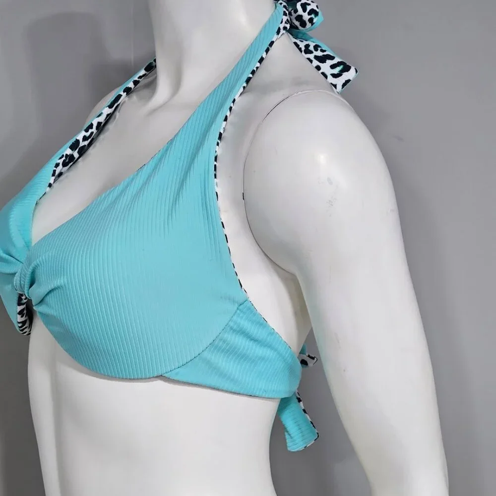 Coco Reef Verso Reversible Bra-Sized Twist-Front Bikini Top